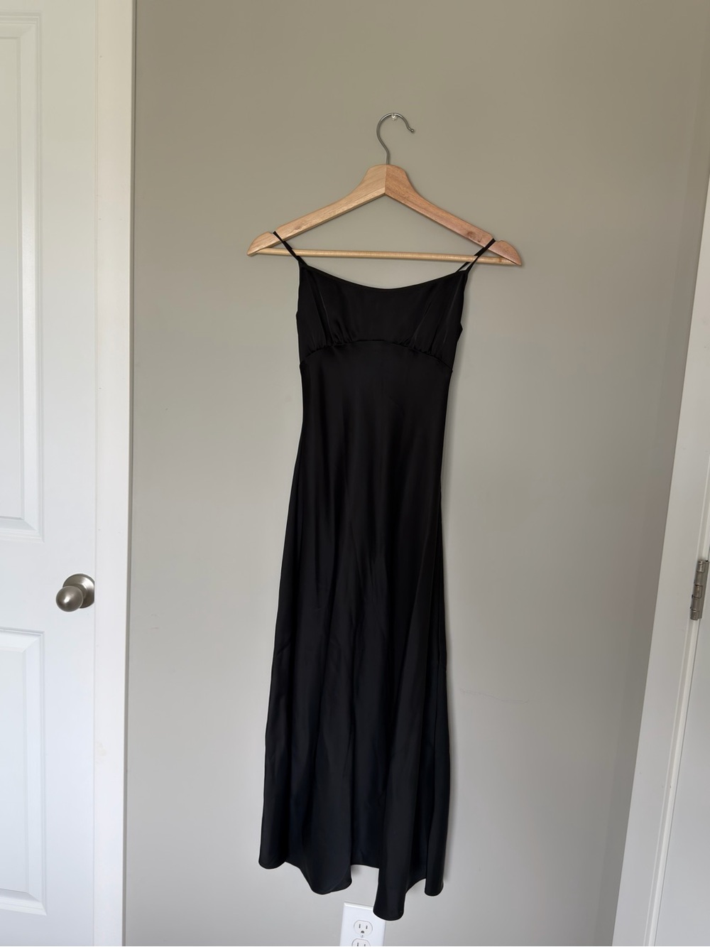 Aritzia Black satin slip midi dress size S open back tie detail - Picture 2 of 8